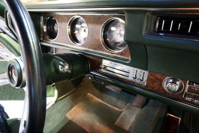 Oldsmobile-Cutlass-Coupe-1970-24