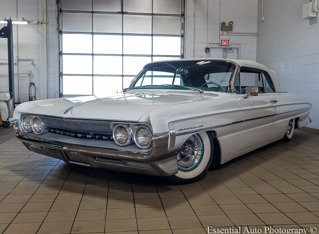 Oldsmobile Eighty-Eight Coupe 1961