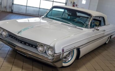 Oldsmobile-Eighty-Eight-Coupe-1961-5