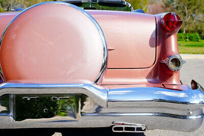 Oldsmobile-Ninety-Eight-1956-17
