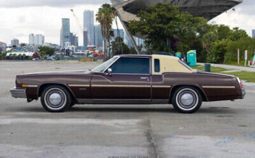 Oldsmobile-Toronado-Coupe-1977-2