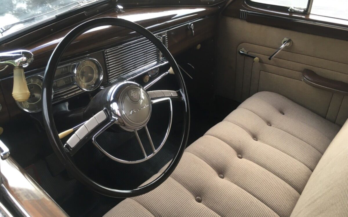 Packard-Deluxe-Berline-1948-11
