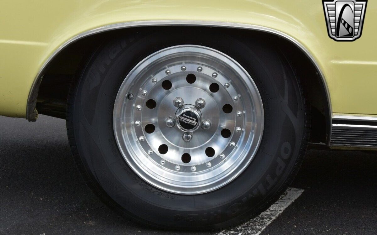 Plymouth-Barracuda-1966-11