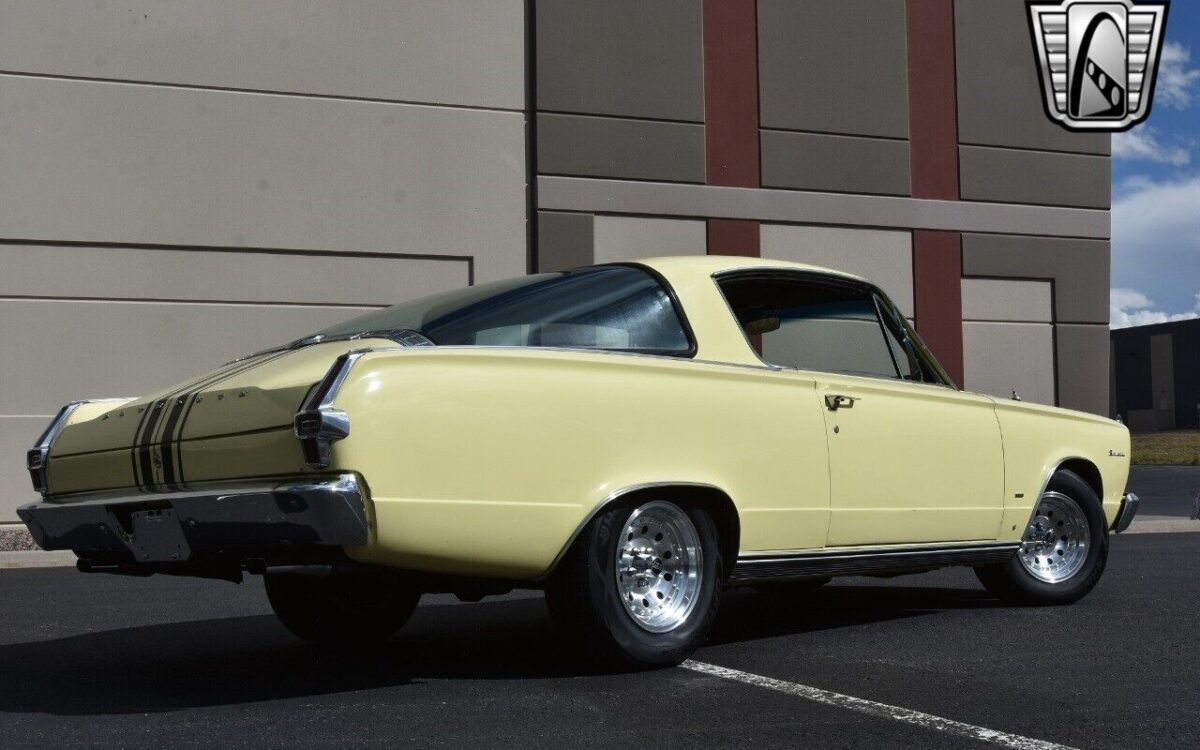 Plymouth-Barracuda-1966-6