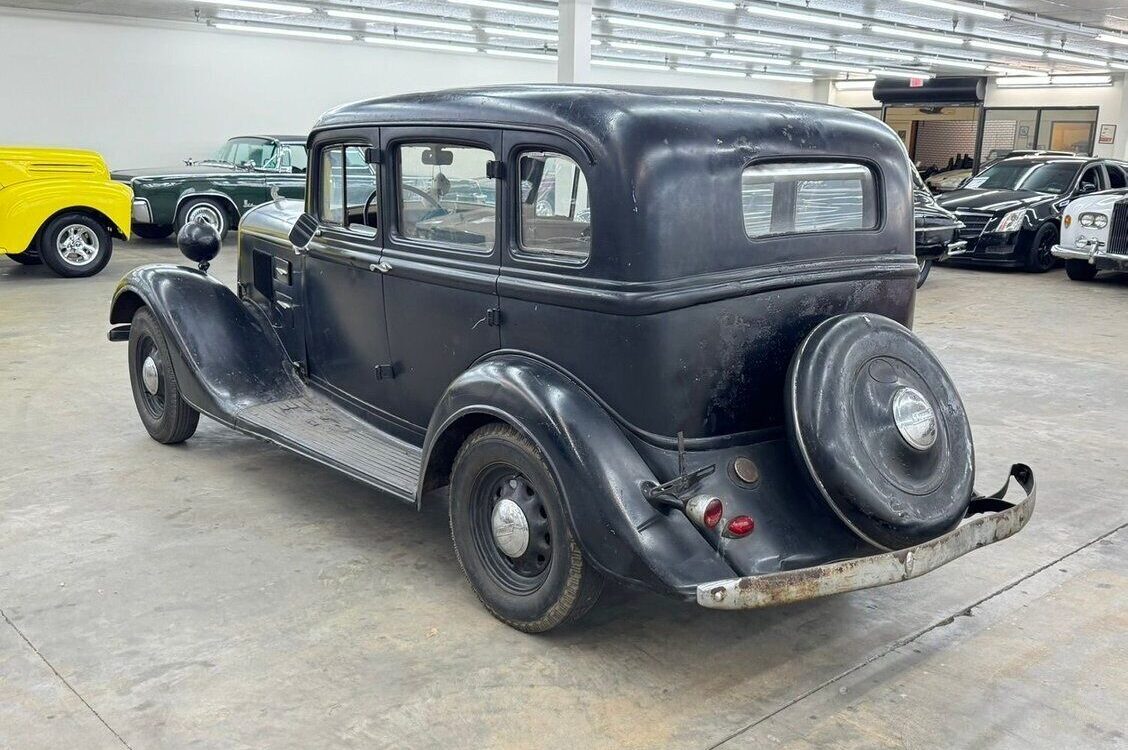 Plymouth-PE-Deluxe-Berline-1934-2