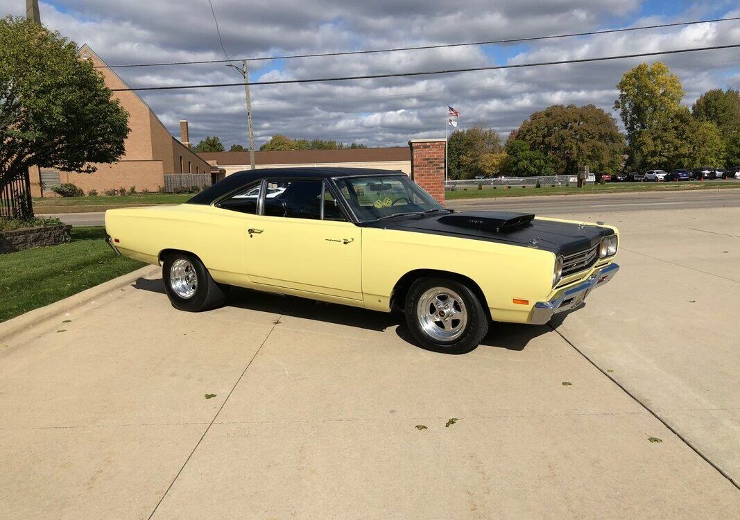 Plymouth-Road-Runner-Coupe-1969-8