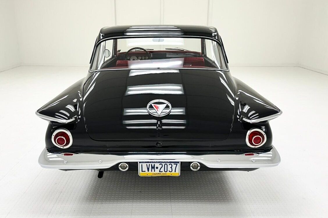 Plymouth-Valiant-1962-3