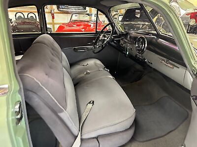 Pontiac-Chieftain-Coupe-1951-21