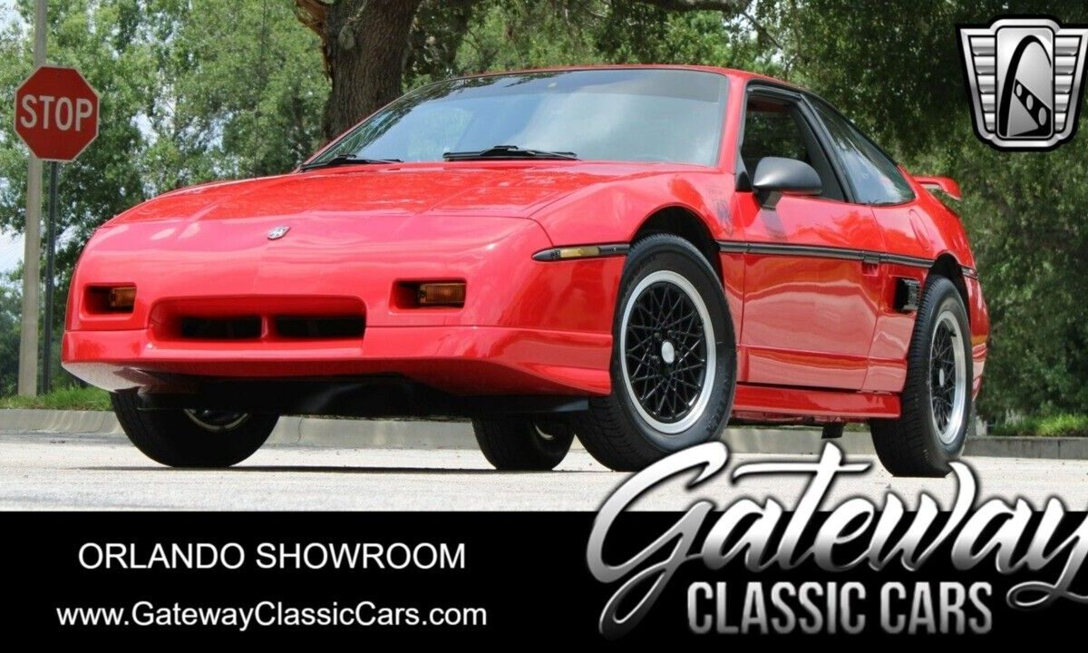 Pontiac Fiero Coupe 1988