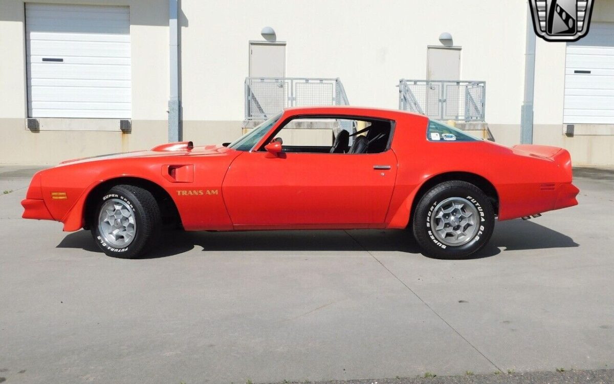Pontiac-Firebird-1976-5