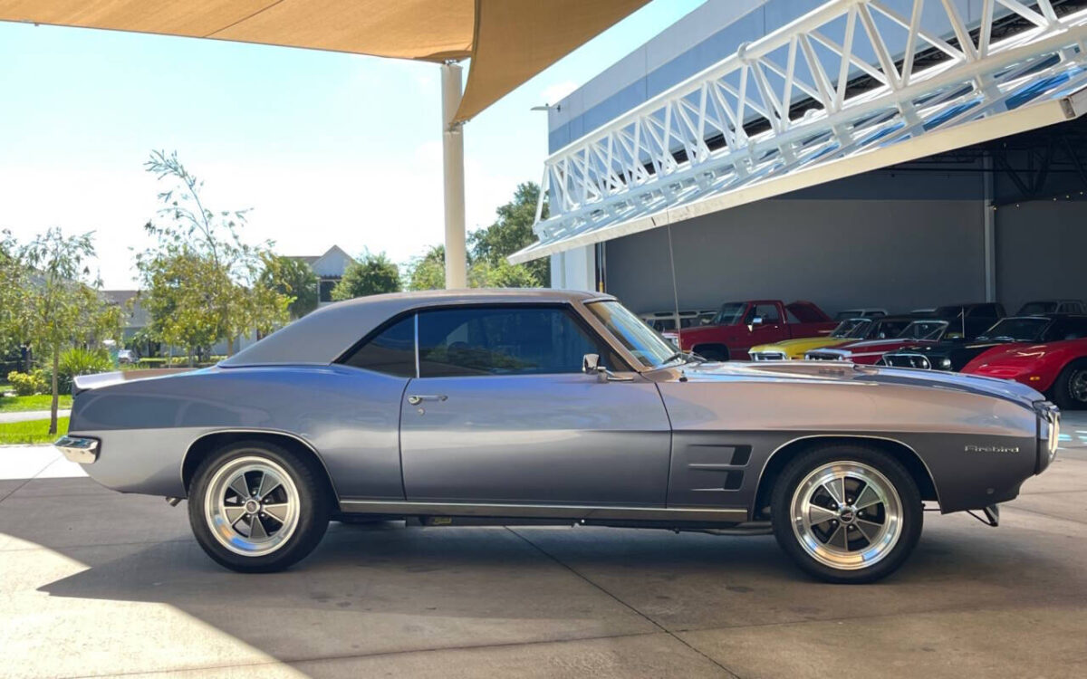 Pontiac-Firebird-Cabriolet-1969-3