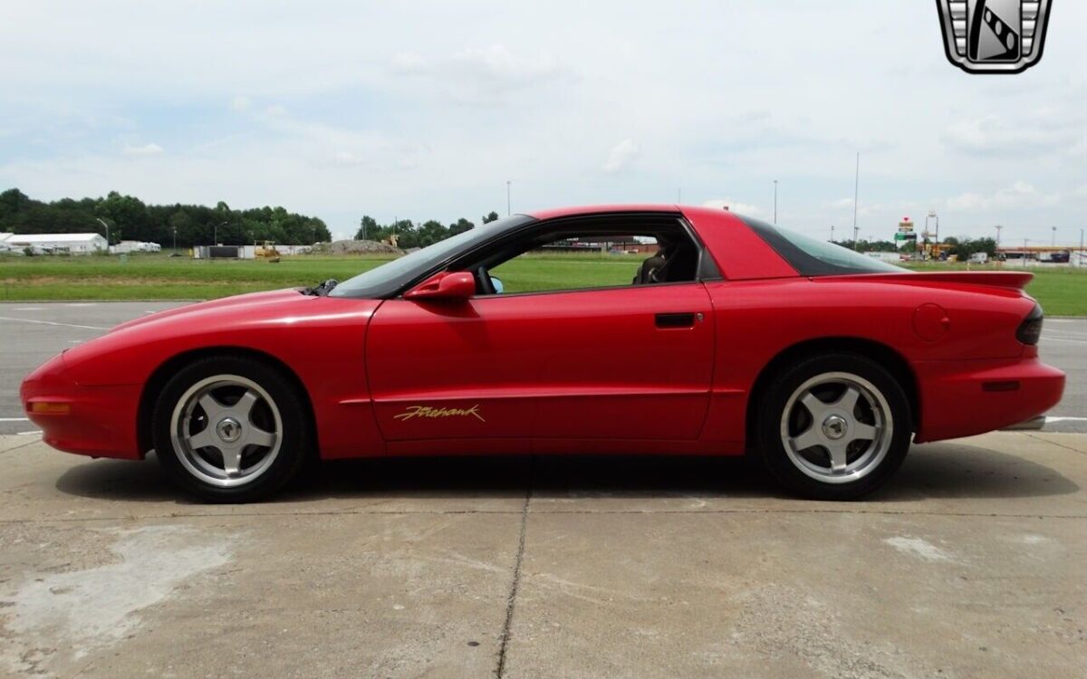 Pontiac-Firebird-Coupe-1994-3