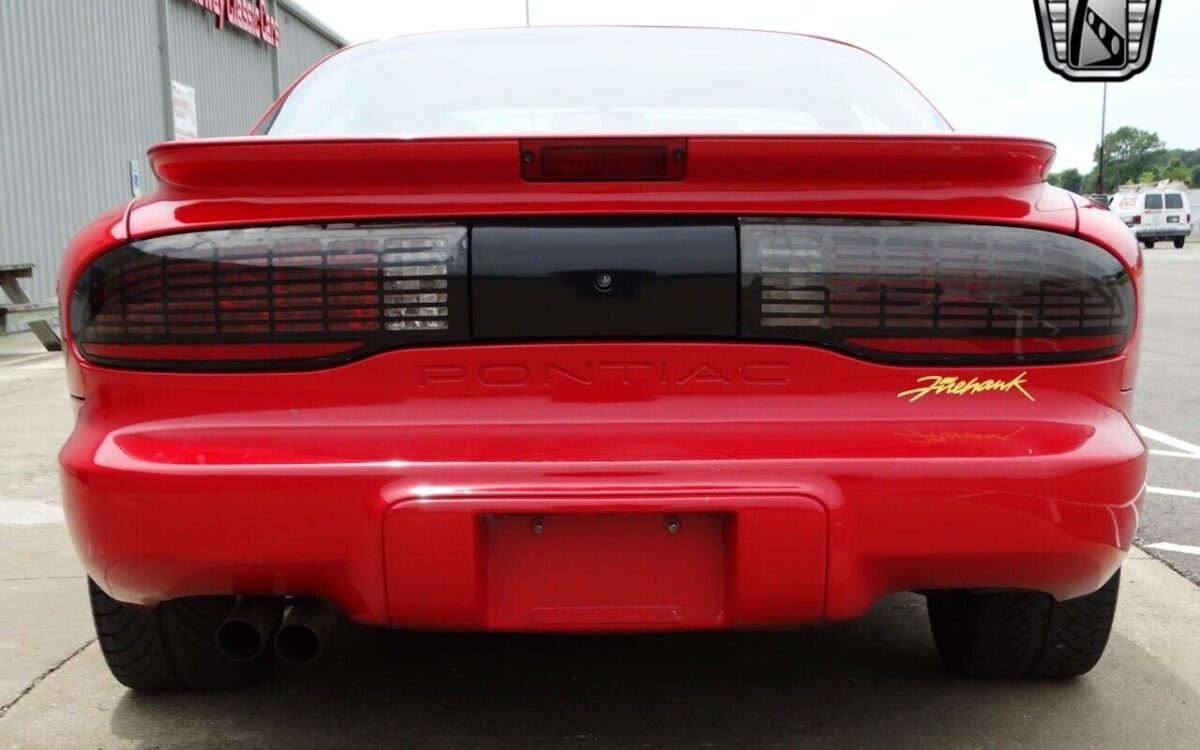 Pontiac-Firebird-Coupe-1994-5