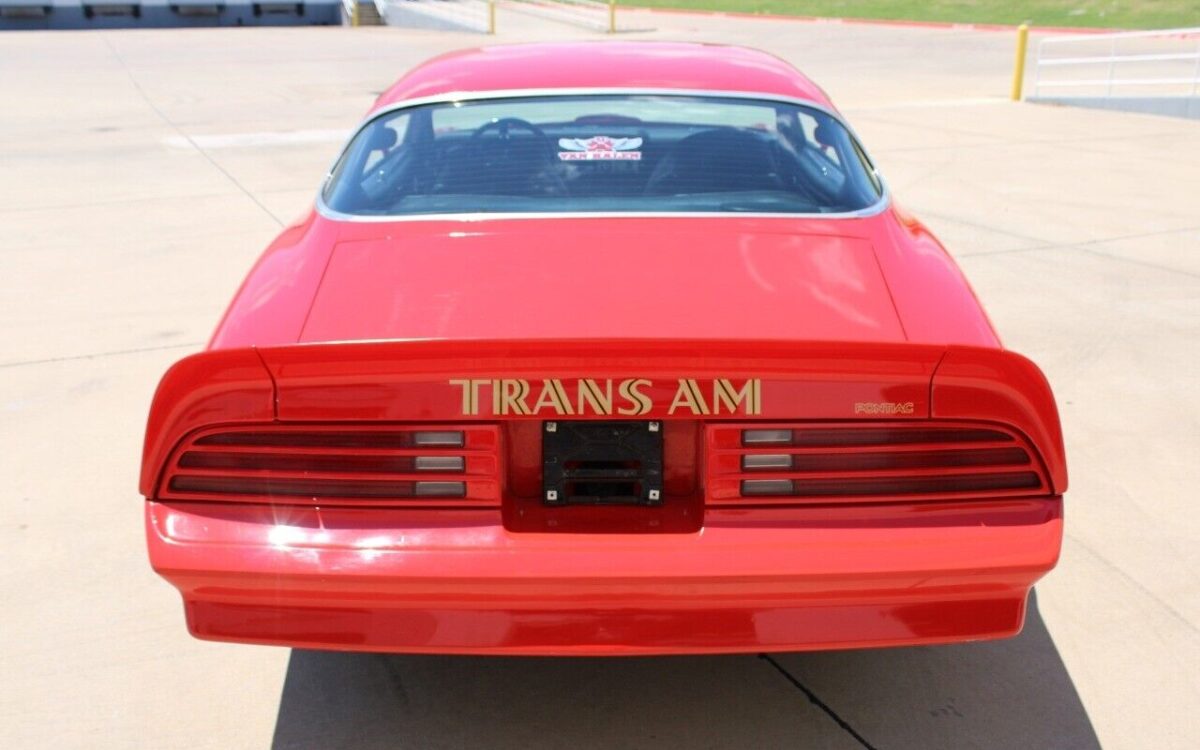 Pontiac-Trans-Am-Coupe-1977-4