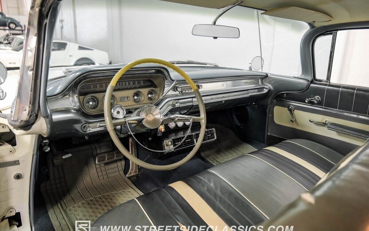 Pontiac-Ventura-Coupe-1960-4