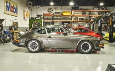 Porsche-911-1977-3