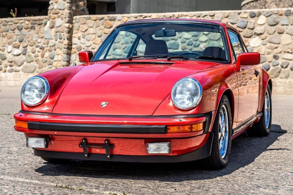Porsche-911-Coupe-1983-2