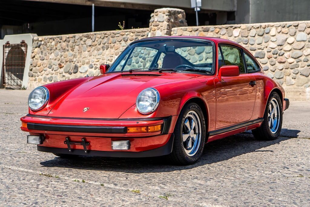 Porsche-911-Coupe-1983-3