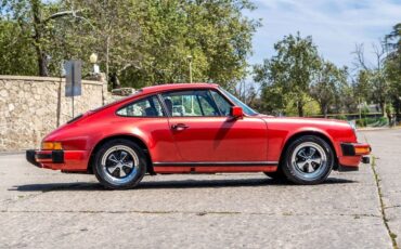 Porsche-911-Coupe-1983-8