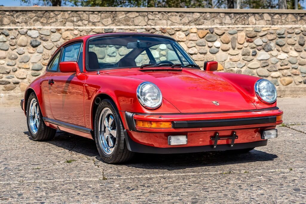 Porsche-911-Coupe-1983-9