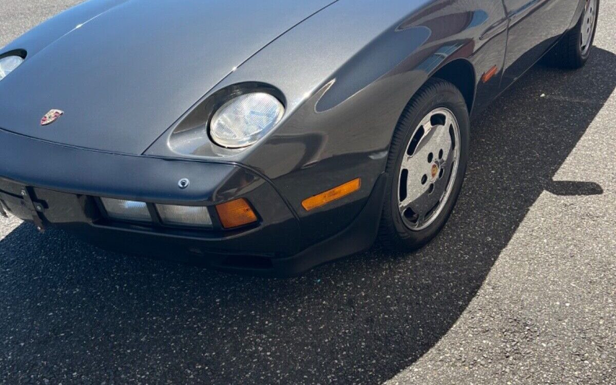 Porsche-928-Coupe-1980-1