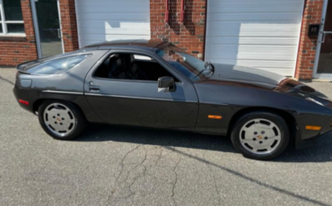 Porsche-928-Coupe-1980-10