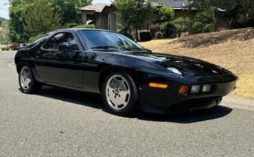 Porsche-928-Coupe-1985-1