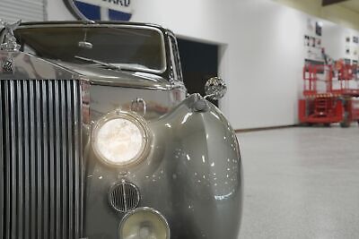 Rolls-Royce-Silver-SpiritSpurDawn-1954-8