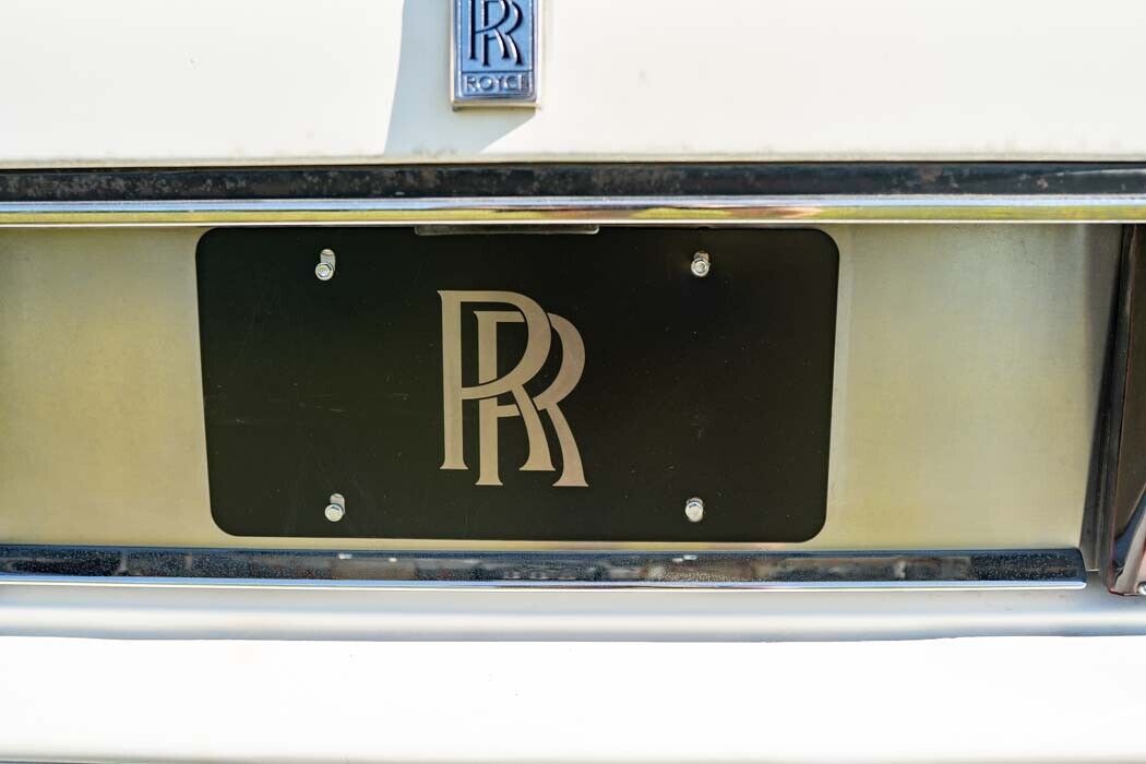 Rolls-Royce-Silver-SpiritSpurDawn-1985-21