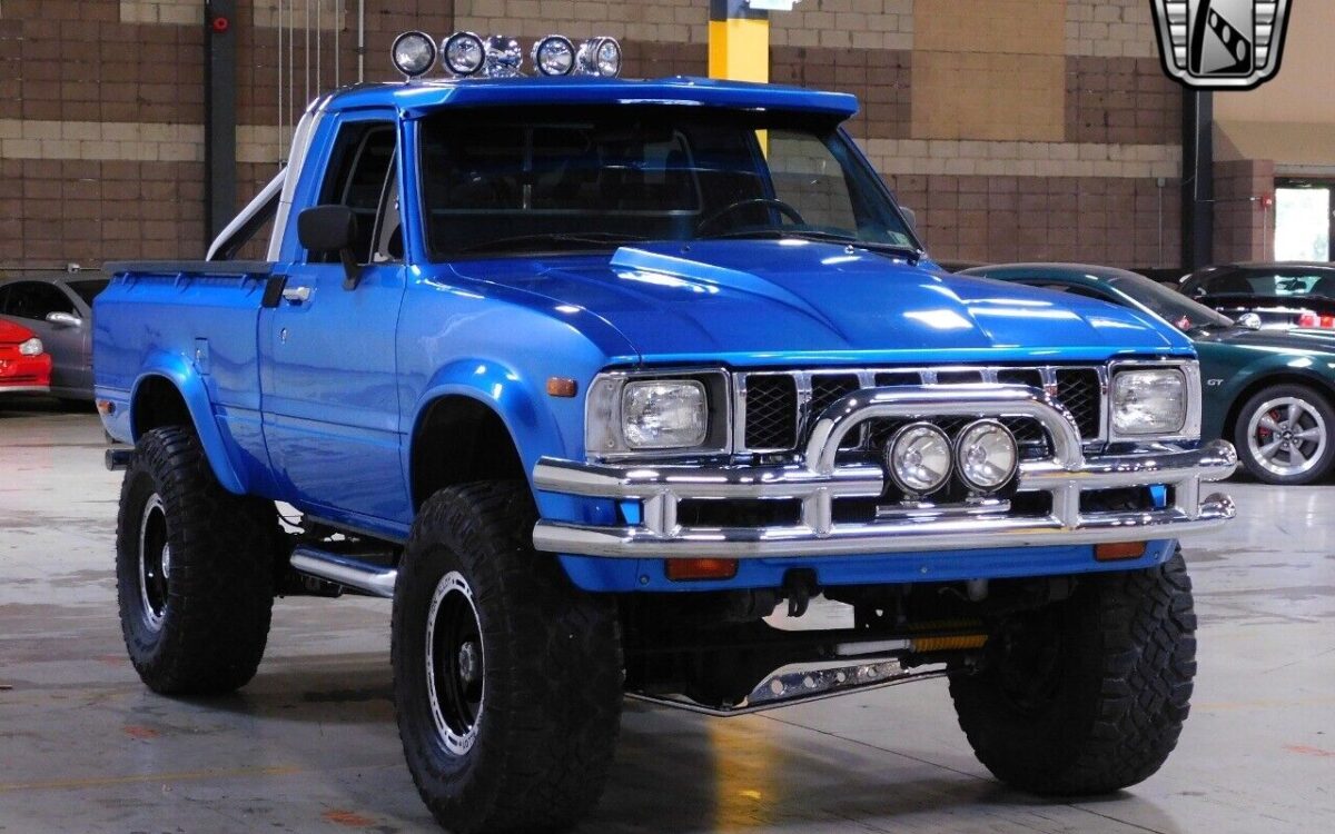 Toyota-Hilux-1980-5