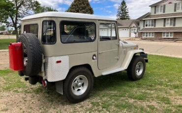 Toyota-Land-Cruiser-1972-4