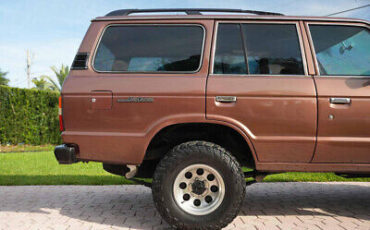 Toyota-Land-Cruiser-SUV-1982-9