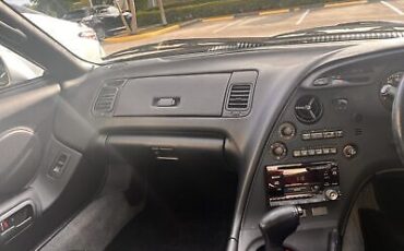 Toyota-Supra-1993-28