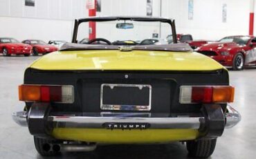 Triumph-TR-6-1974-5