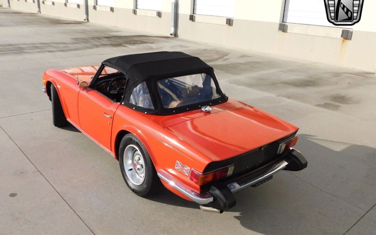 Triumph-TR-6-1976-7