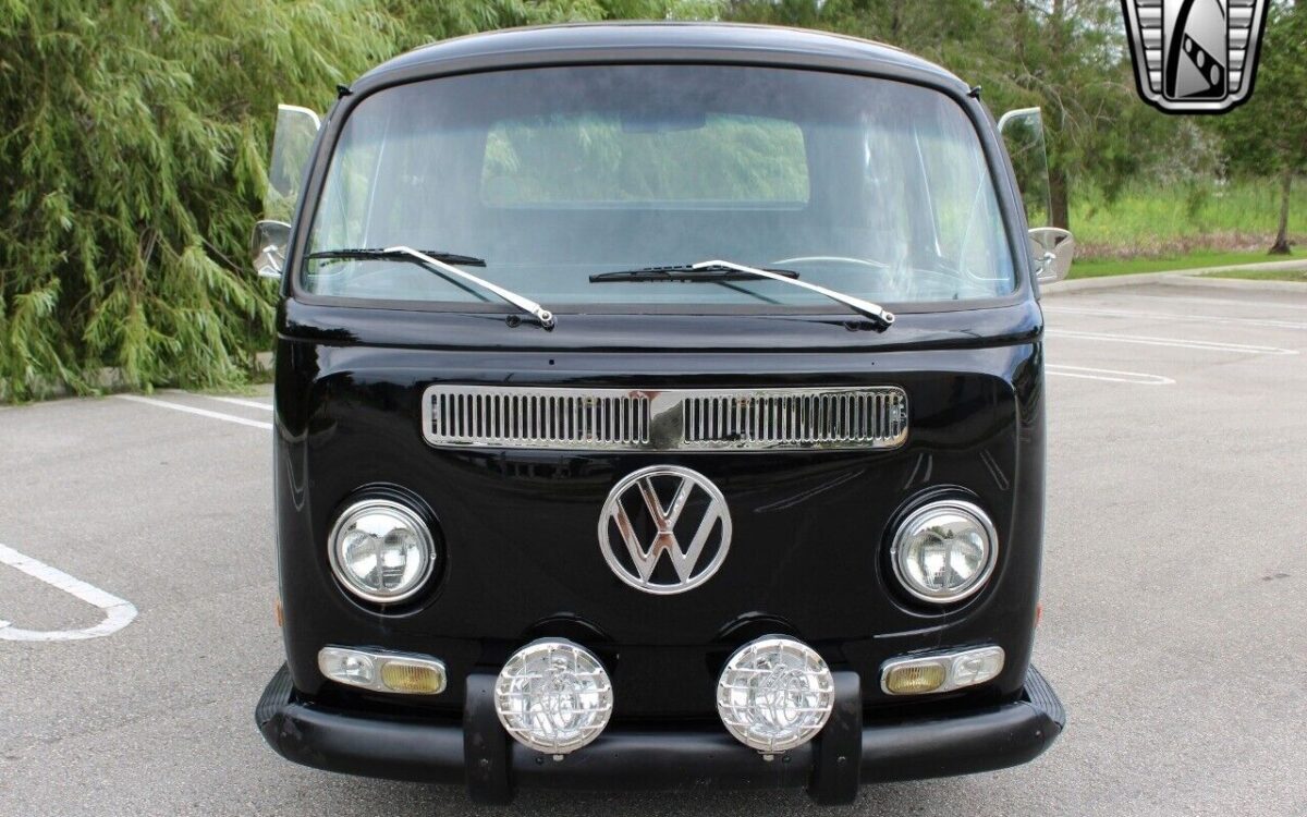 Volkswagen-BusVanagon-1970-2