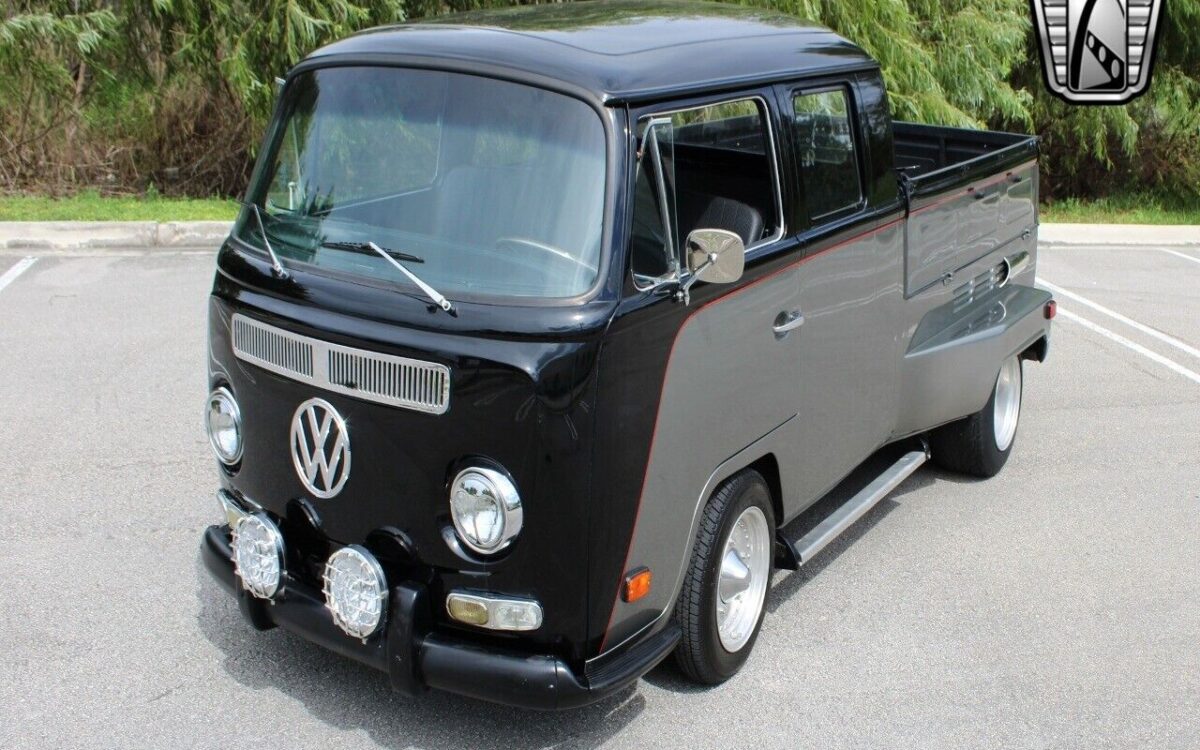 Volkswagen-BusVanagon-1970-4