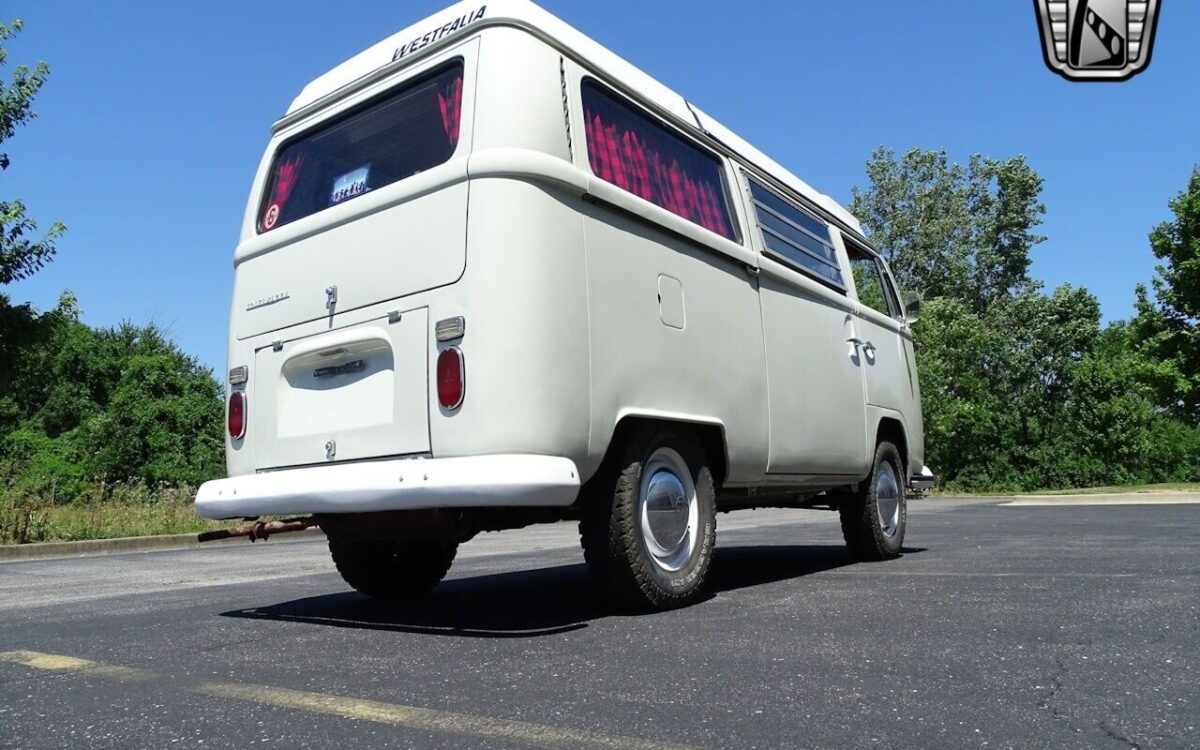 Volkswagen-BusVanagon-Cabriolet-1969-6
