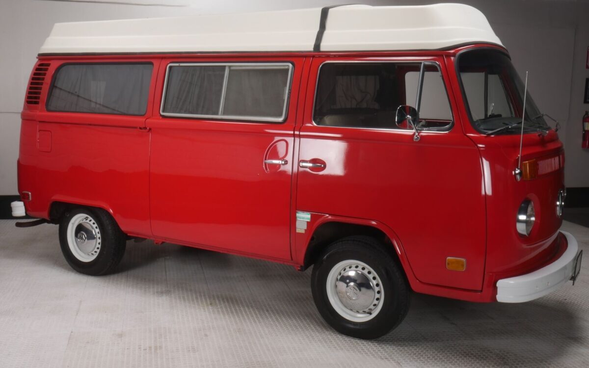 Volkswagen T2B Camper Van  year1}