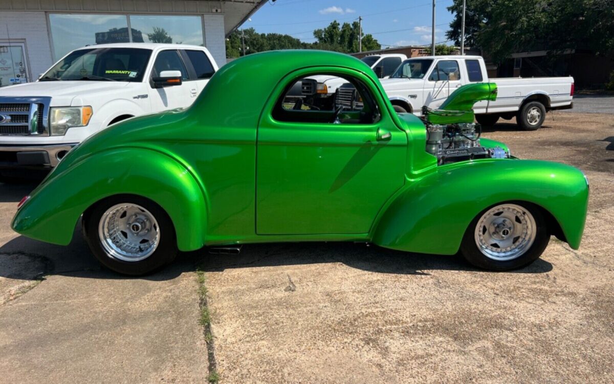 Willys-Coupe-Coupe-1941-6