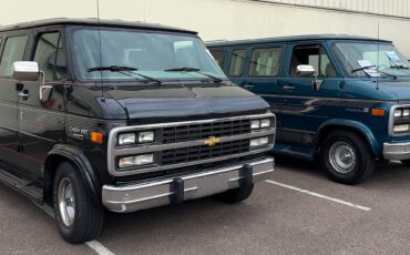 Les cousins américains sur les routes françaises : Chevrolet G20 et GMC Vandura