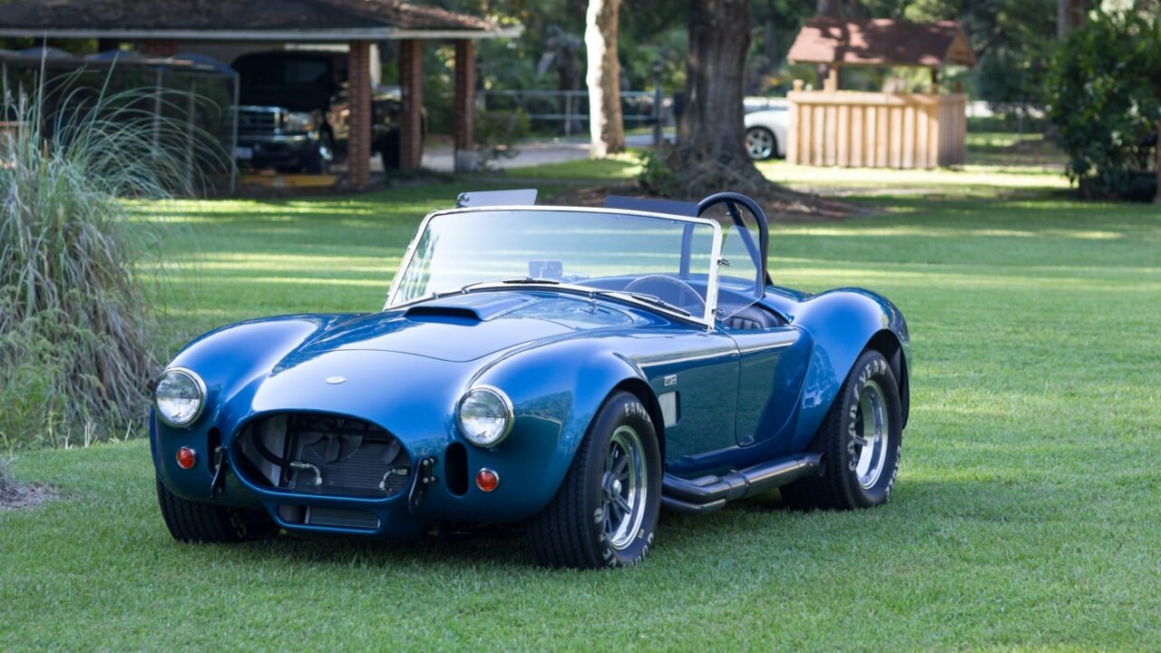 Réplique de Shelby AC Cobra