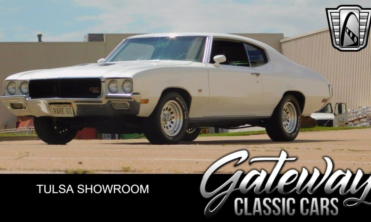 Buick Gran Sport  year1}