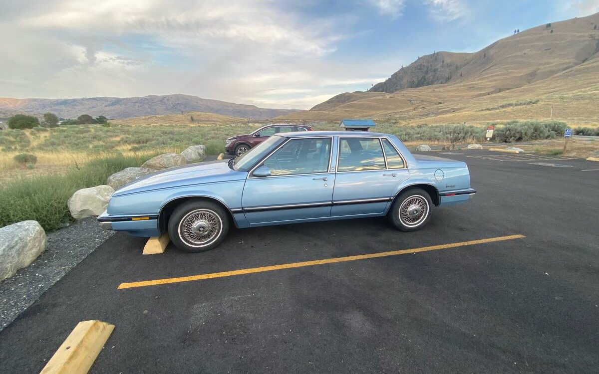 Buick-Lesabre-1990-6