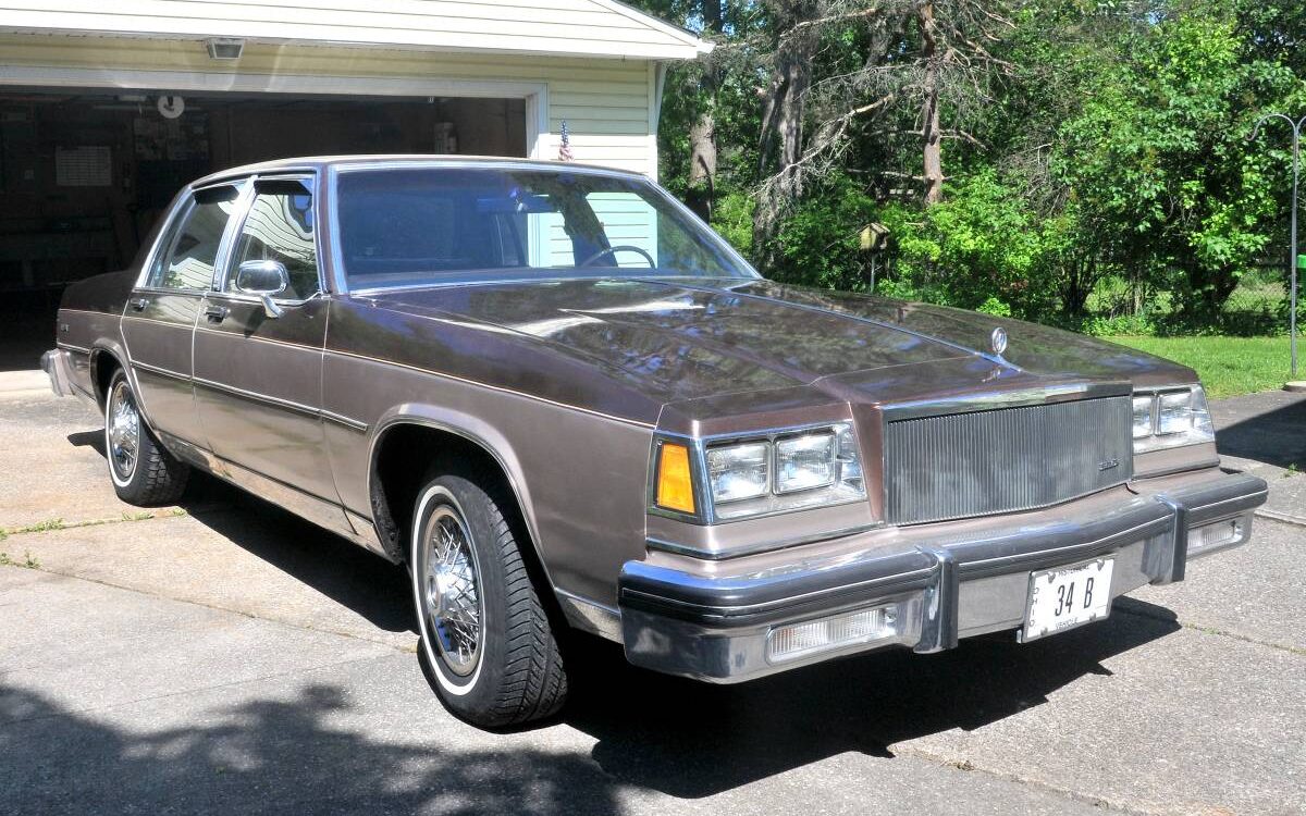 Buick-Lesabre-limited-1984-2