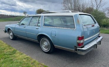 Buick-Lessabre-estate-wagon-1986-2