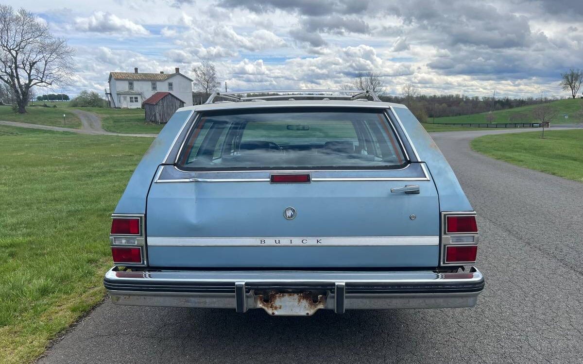 Buick-Lessabre-estate-wagon-1986-3