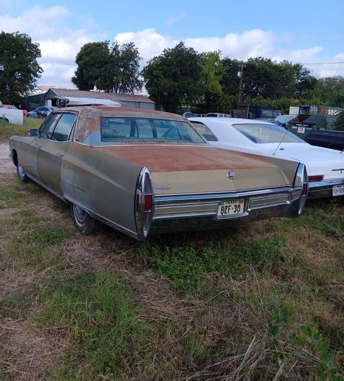 Cadillac-Brougham-1968-2