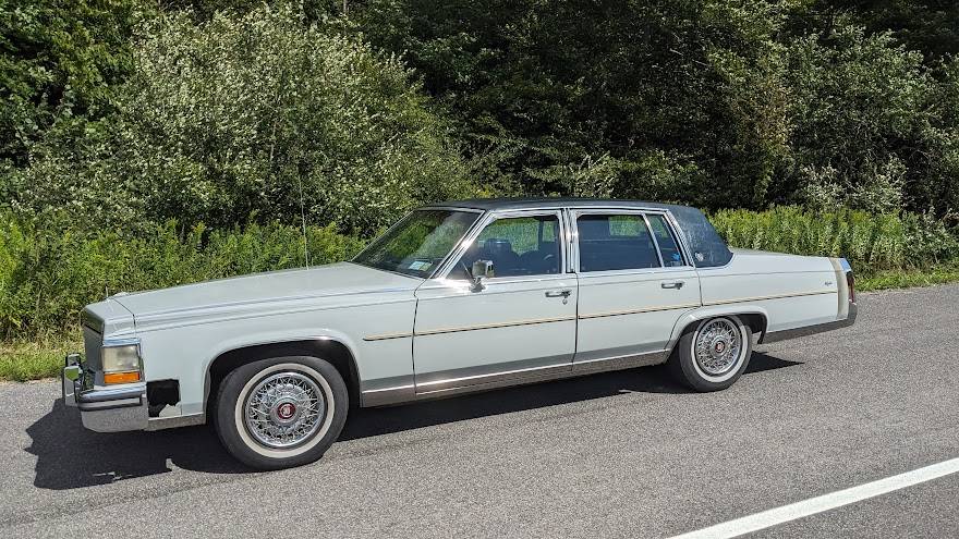 Cadillac-Brougham-1988-2