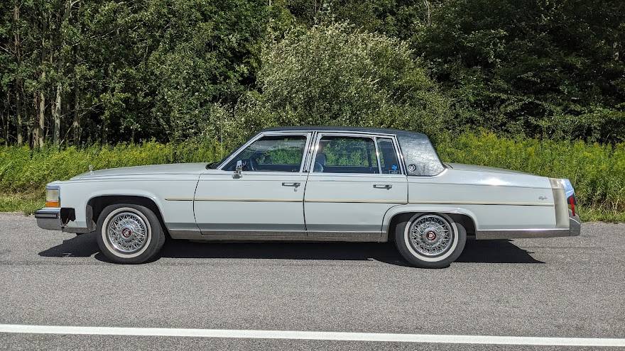 Cadillac-Brougham-1988-3